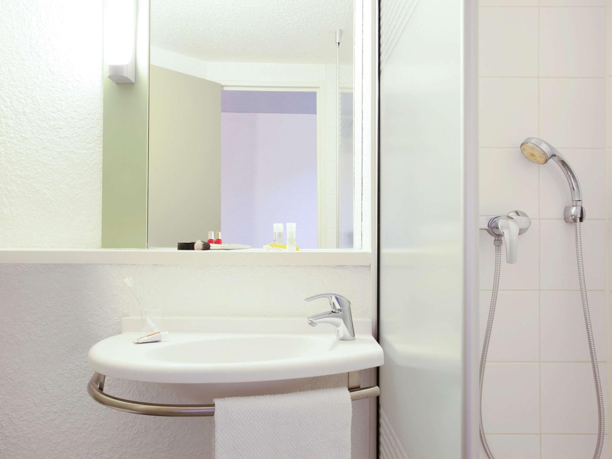 ibis budget Tarbes Eksteriør billede
